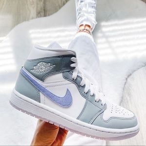 Nike air jordan 1 mid sneakers